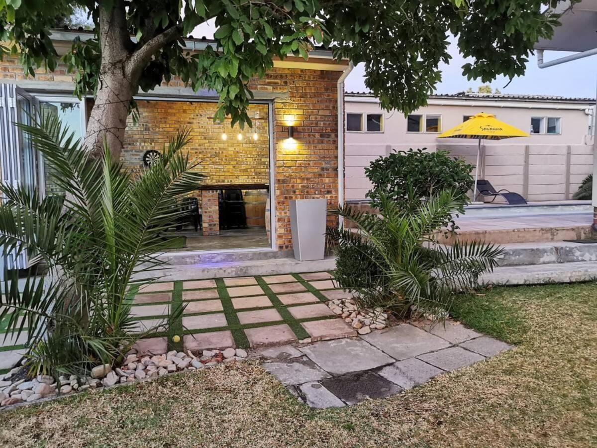 Cammy'S Guesthouse Kuils River Exterior photo